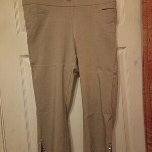 Avenue Khaki Beige Studded Capri Pants Pull-On Stretch Plus Size 18 NWOT